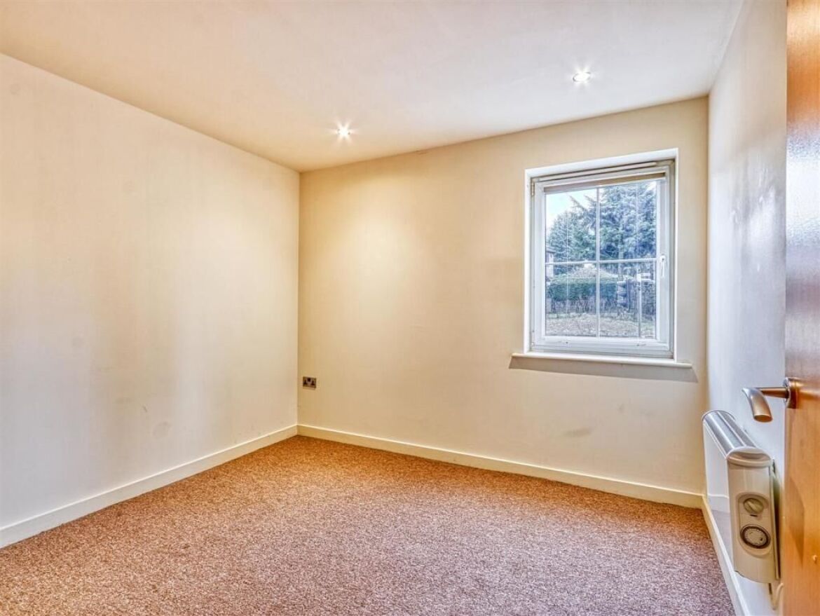 116 Piccadilly Heights Image 6