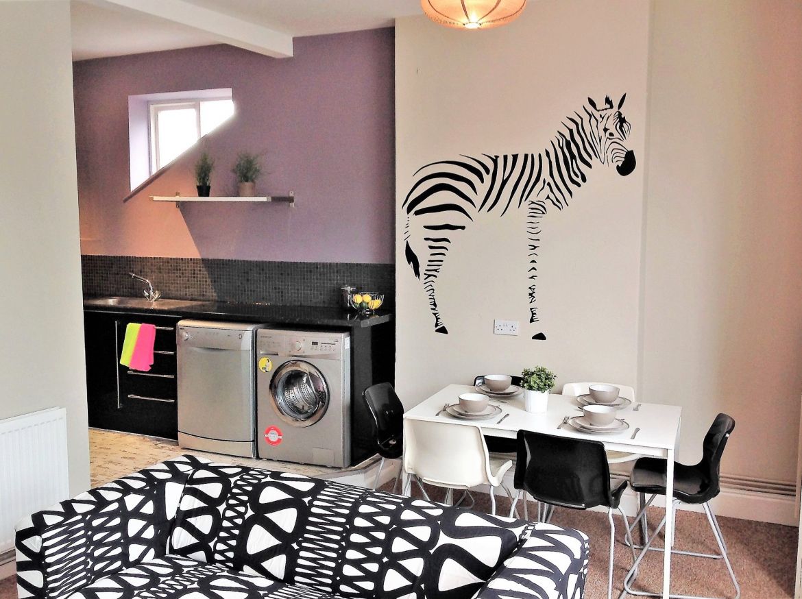 422 Sharrowvale Road Image 1