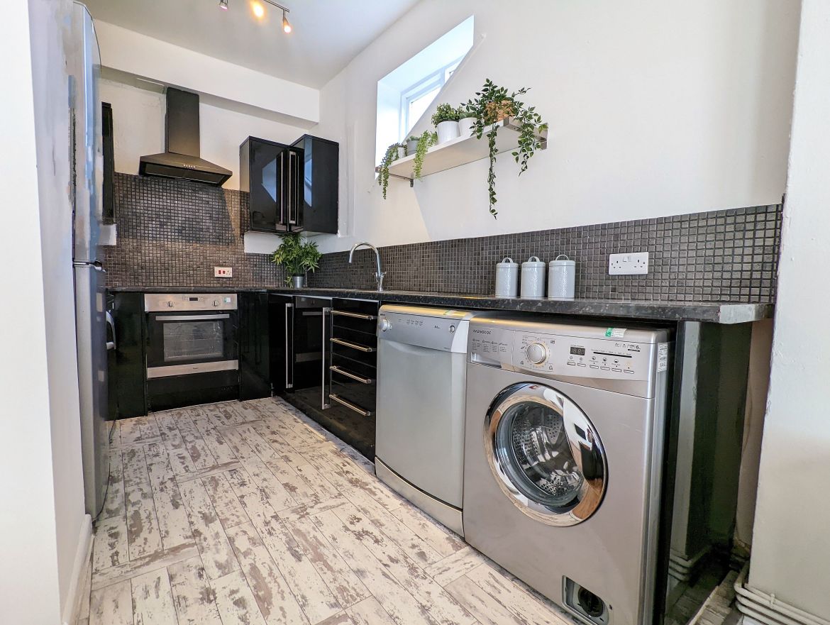 422 Sharrowvale Road Image 1