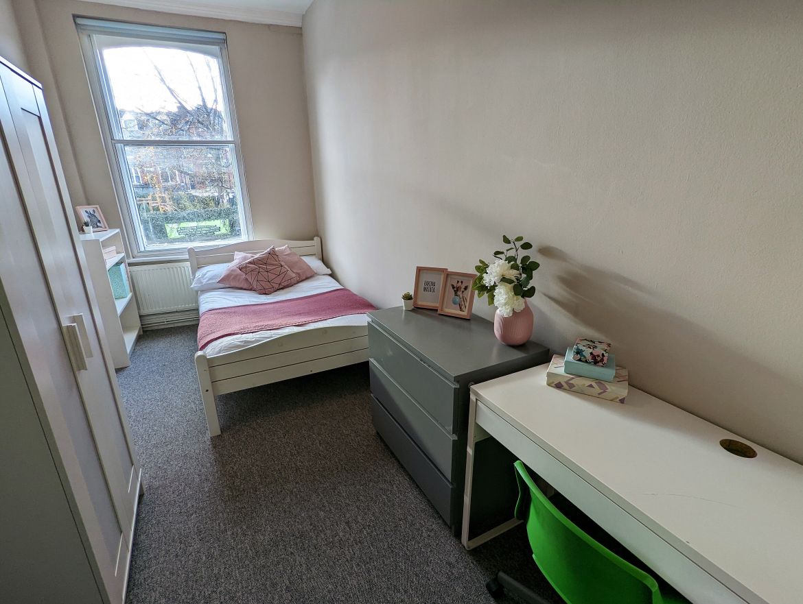422 Sharrowvale Road Image 2