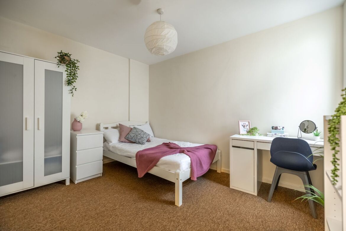 4 The Courtyard - Individual Rooms Image 7