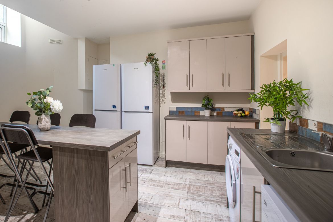 124 Whitham Road Image 2
