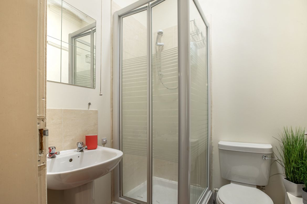 124 Whitham Road Image 4