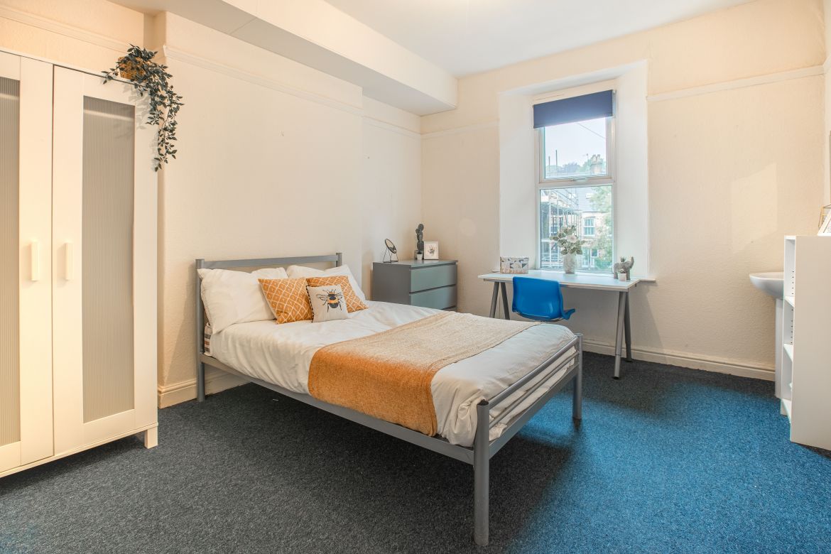 124 Whitham Road Image 10