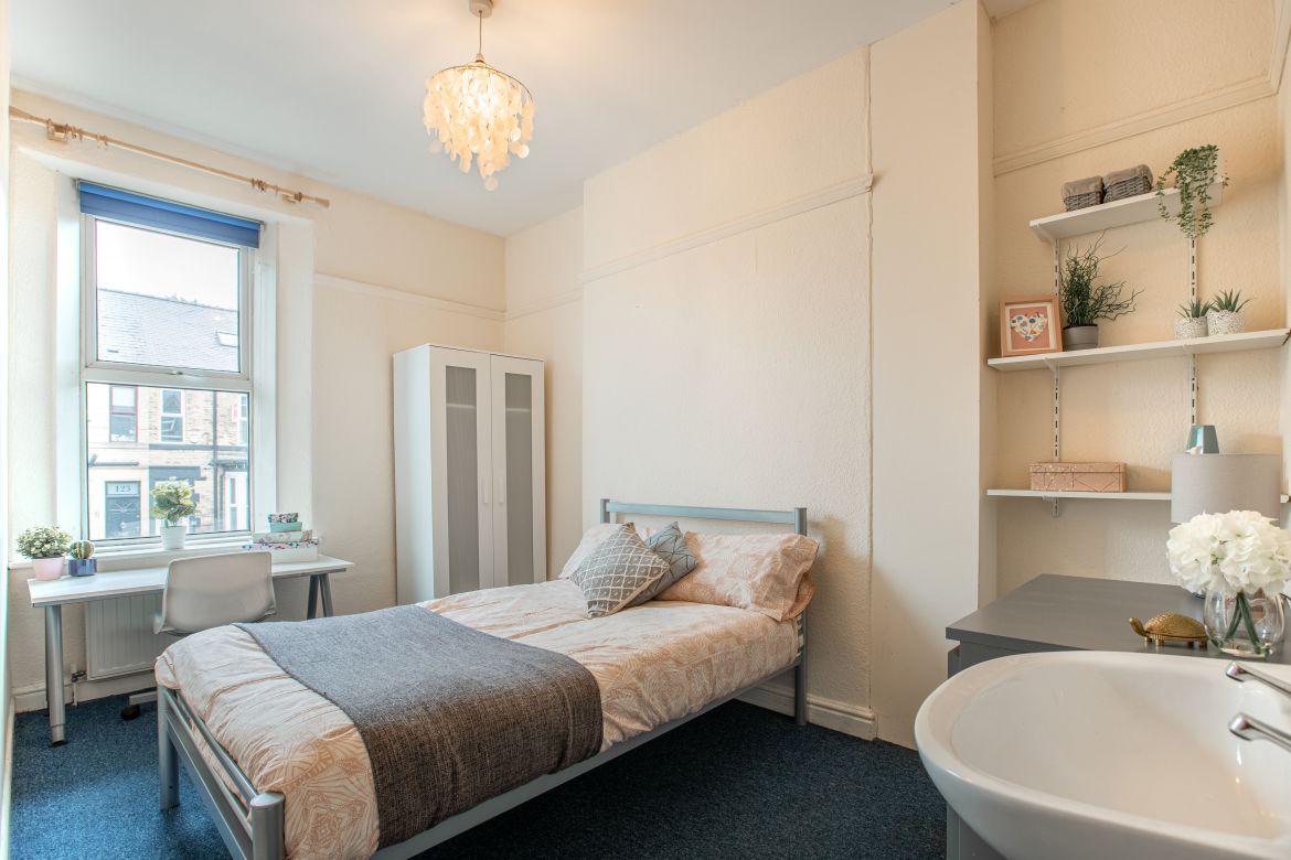 124 Whitham Road Image 11