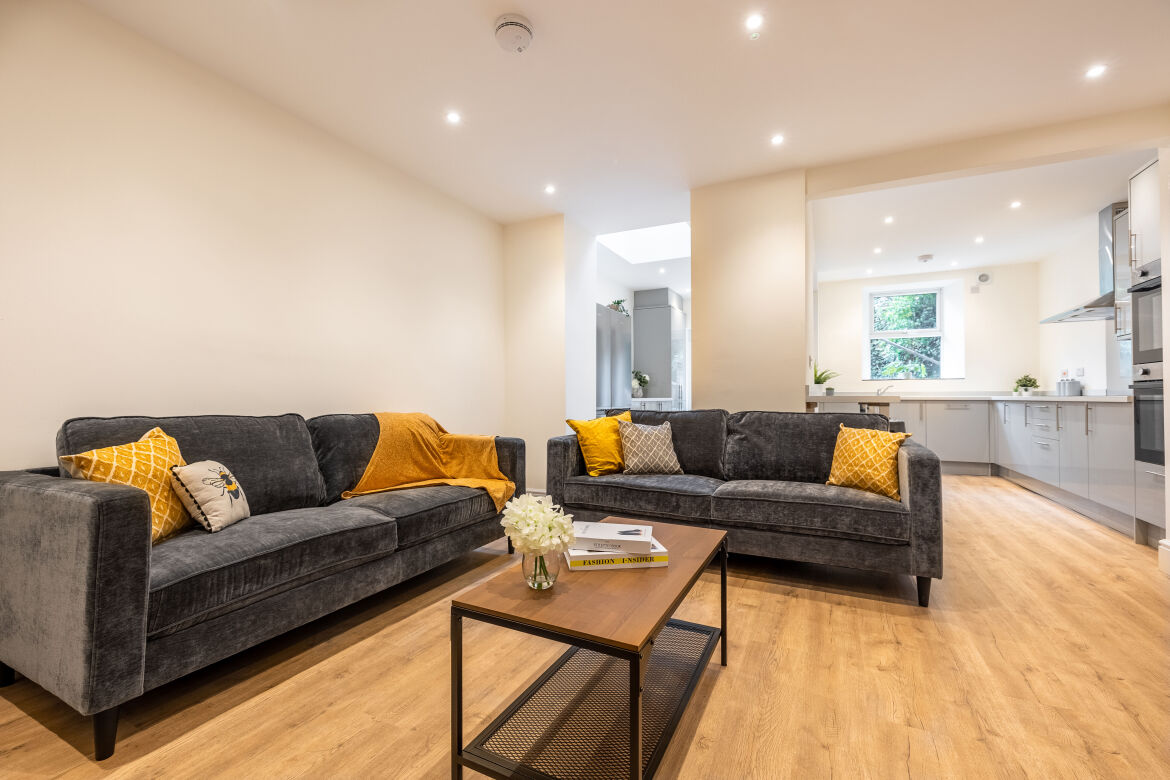 9 Wellesely Road Image 1