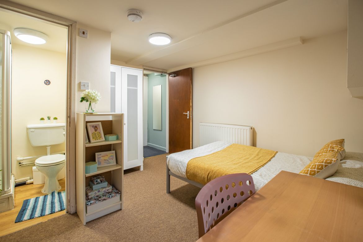 141 Whitham Road Image 3