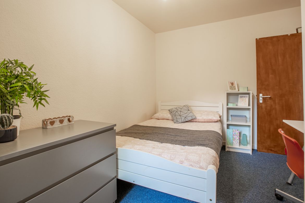 141 Whitham Road Image 7