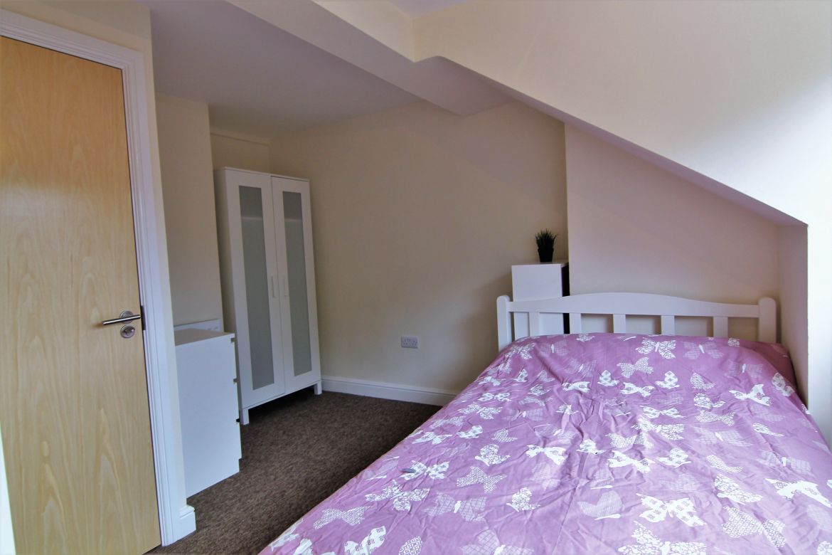 13 Warrington Road Image 8