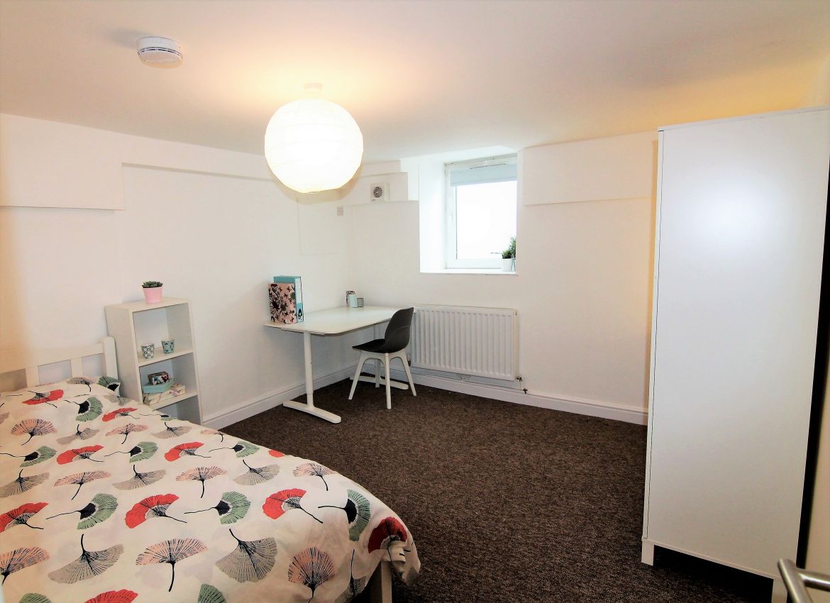 11 Parkers Road Image 6