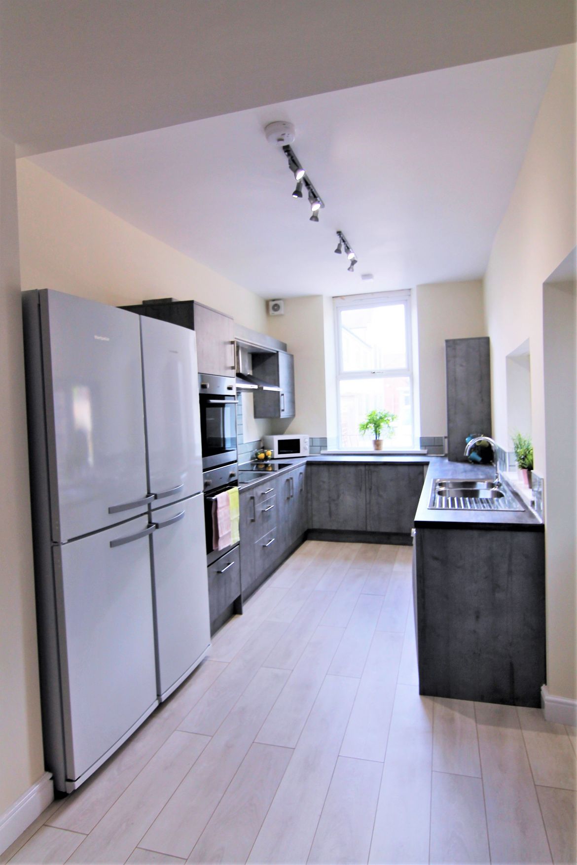 11 Parkers Road Image 2