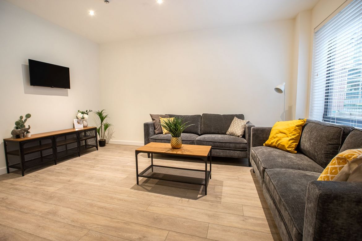 Apt 10 Anglo Works Image 3