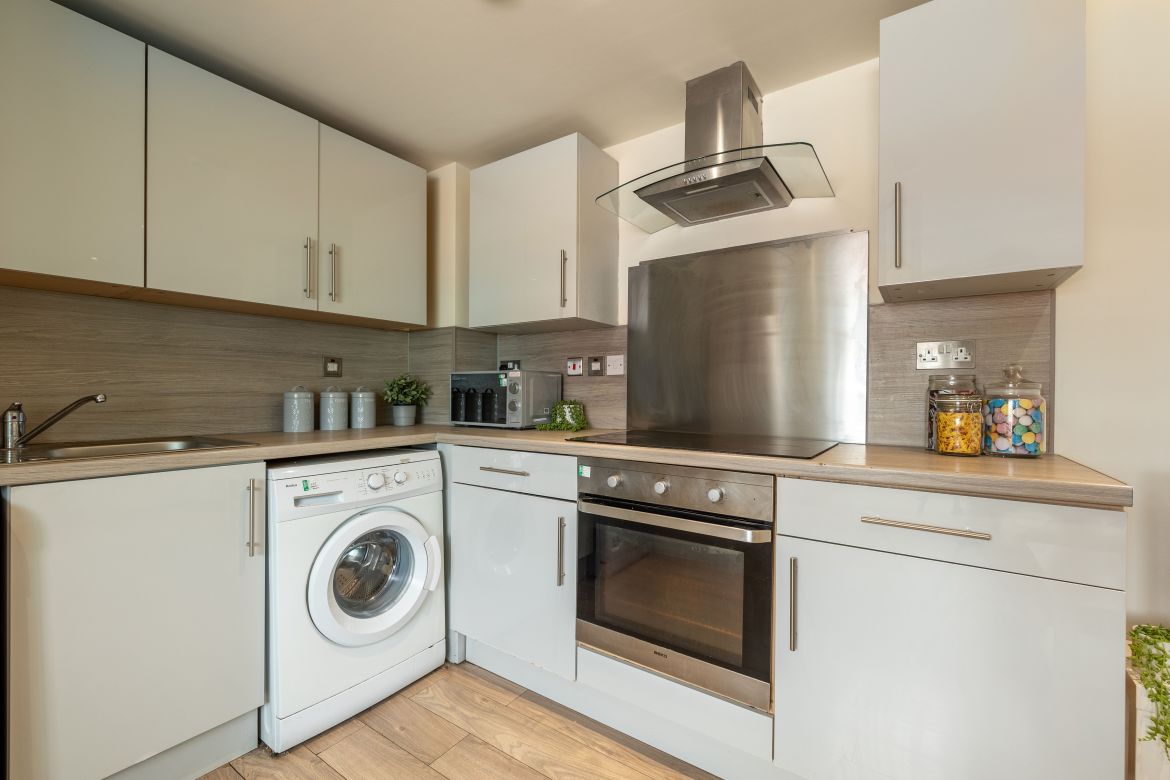 Apt 9 Regent Terrace Image 2