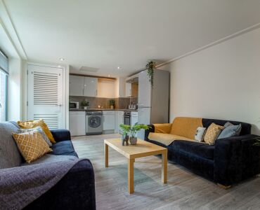 Apt 4 Regent Terrace