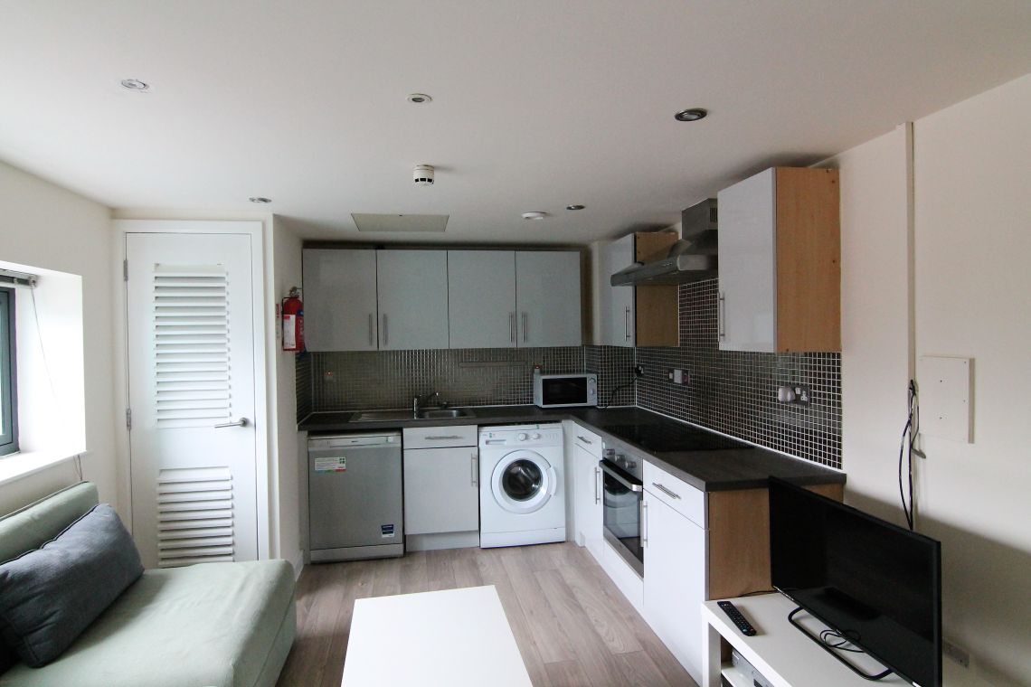 Apt 9 Regent Terrace Image 3