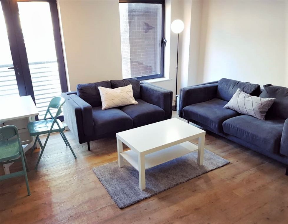 Anglo Works 5 Bed Image 1