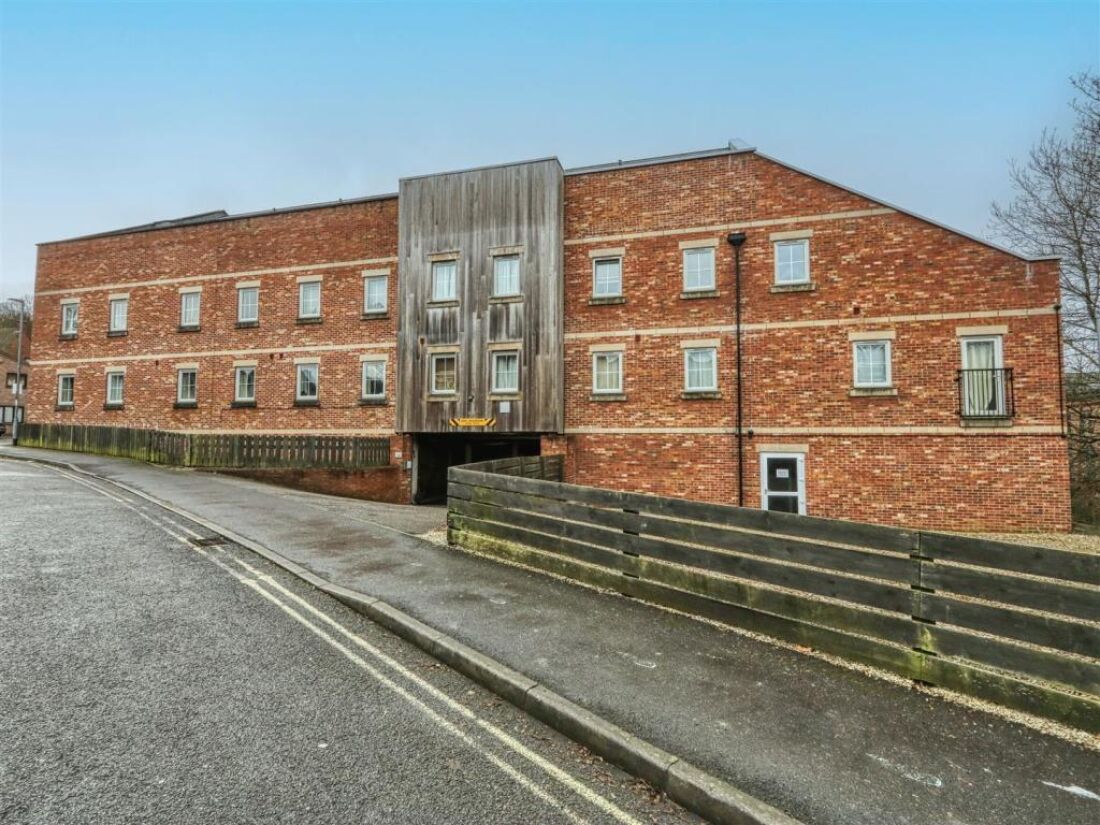 215 Piccadilly Heights Image