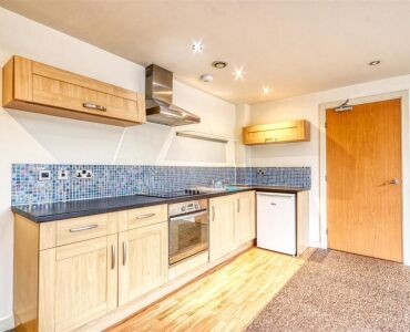 116 Piccadilly Heights