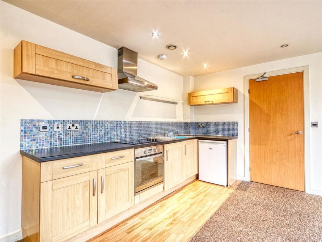 116 Piccadilly Heights Image